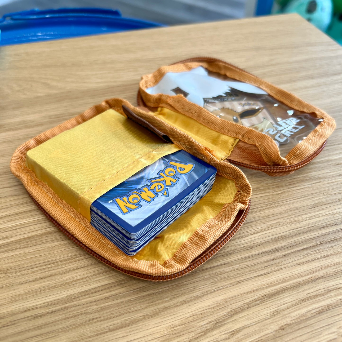Pokémon Carrying Case Keychain
